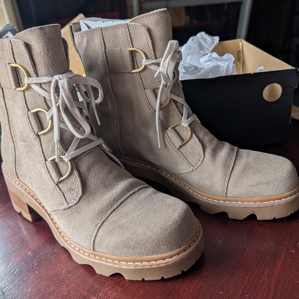 Sorel Women's Taupe Lace-Up Boots